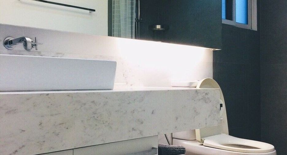 For sale 3 bedrooms condo in Watthana, Bangkok