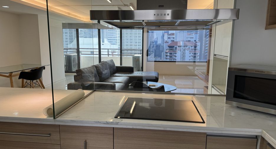 For sale 3 bedrooms condo in Watthana, Bangkok