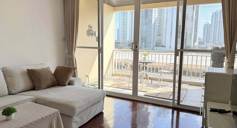 For rent 2 bedrooms condo in Khlong Toei, Bangkok