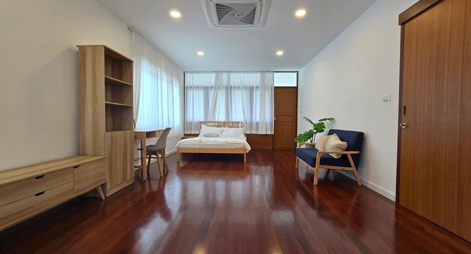 For rent 2 bedrooms townhouse in Lat Phrao, Bangkok