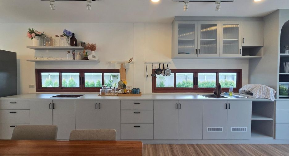 For rent 2 bedrooms townhouse in Lat Phrao, Bangkok