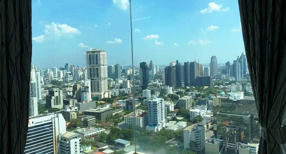 For rent 2 bedrooms condo in Khlong Toei, Bangkok