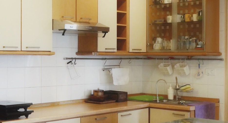 For rent 2 bedrooms condo in Watthana, Bangkok