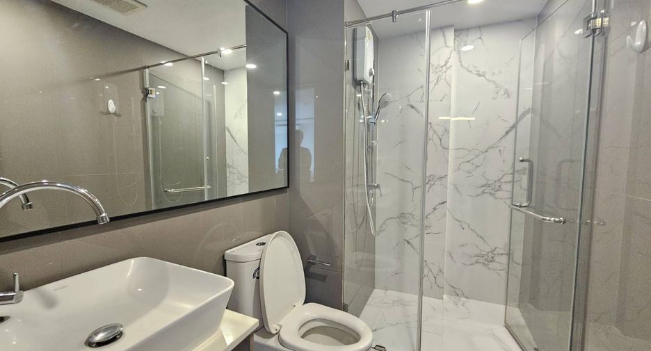 For rent 2 bedrooms condo in Phra Khanong, Bangkok