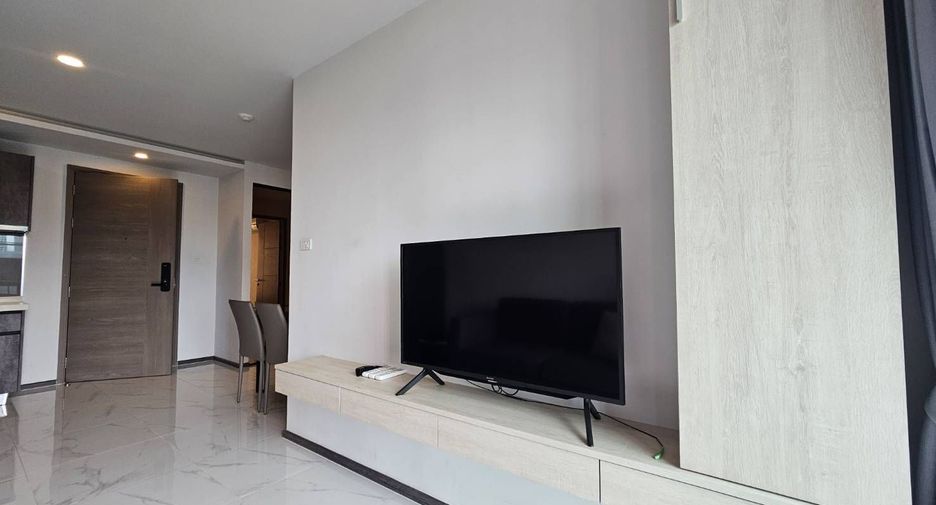 For rent 2 bedrooms condo in Phra Khanong, Bangkok