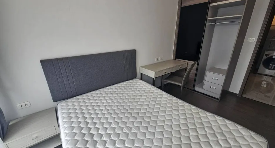 For rent 2 bedrooms condo in Phra Khanong, Bangkok