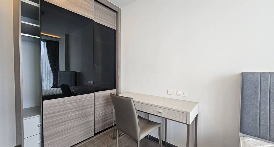For rent 2 bedrooms condo in Phra Khanong, Bangkok