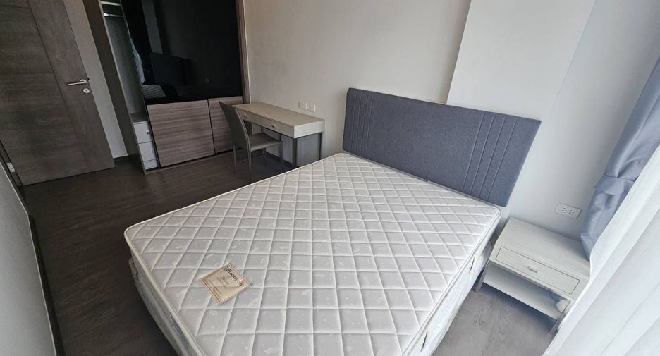For rent 2 bedrooms condo in Phra Khanong, Bangkok