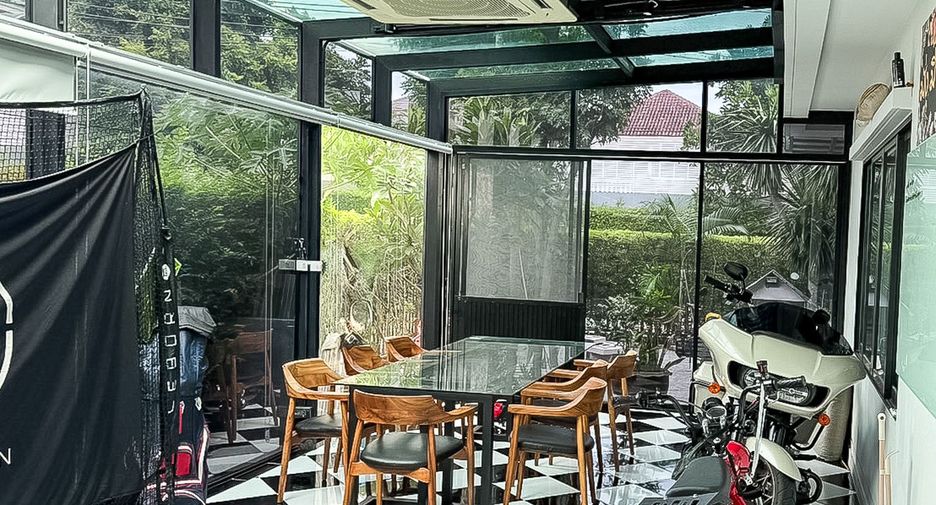 For sale 5 bedrooms house in Thawi Watthana, Bangkok