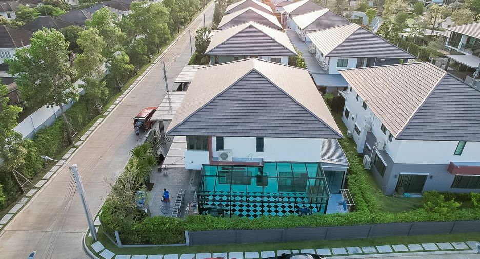 For sale 5 bedrooms house in Thawi Watthana, Bangkok