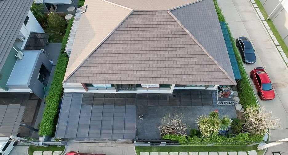 For sale 5 bedrooms house in Thawi Watthana, Bangkok