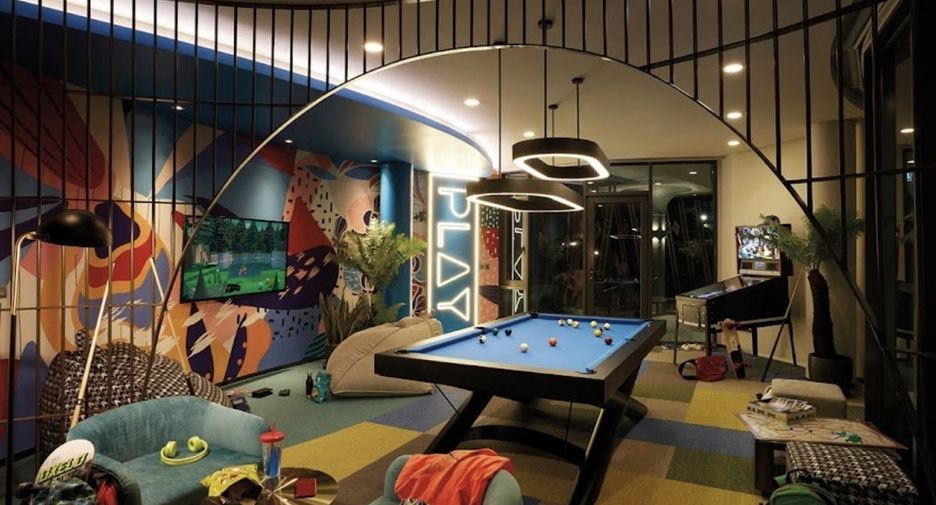 For sale 5 bedrooms house in Thawi Watthana, Bangkok