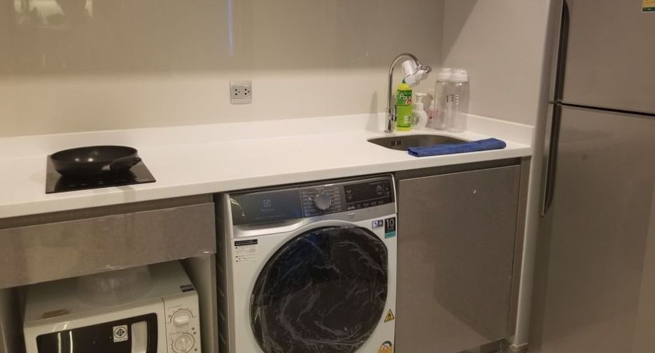 Wohnung zur Miete mit 2 Zimmer in Huai Khwang, Bangkok