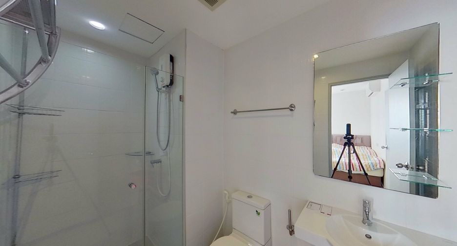 For rent 1 bed condo in Thon Buri, Bangkok