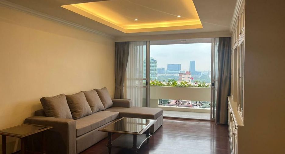 For rent 3 bedrooms condo in Khlong Toei, Bangkok