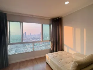 For rent 2 bedrooms condo in Yan Nawa, Bangkok