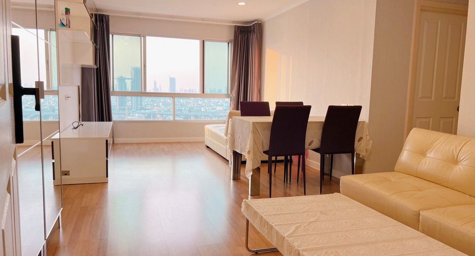 For rent 2 bedrooms condo in Yan Nawa, Bangkok