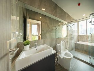 For rent 2 ベッドルーム condo in Watthana, Bangkok
