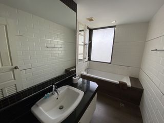 Apartamento en alquiler de 1 habitaciones en Khlong Toei, Bangkok