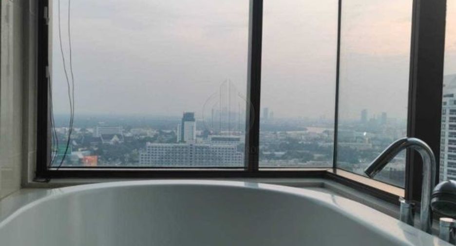 ขาย และ ให้เช่า 4 ห้องนอน คอนโด ใน คลองเตย, กรุงเทพฯ