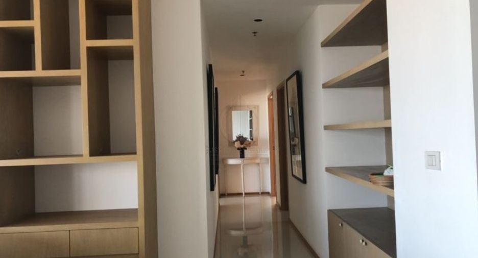 ขาย และ ให้เช่า 4 ห้องนอน คอนโด ใน คลองเตย, กรุงเทพฯ