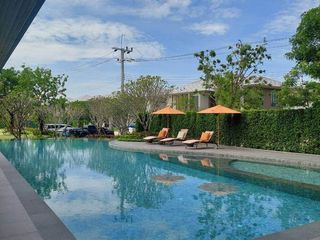 Casa en alquiler de 4 habitaciones en Bang Kapi, Bangkok