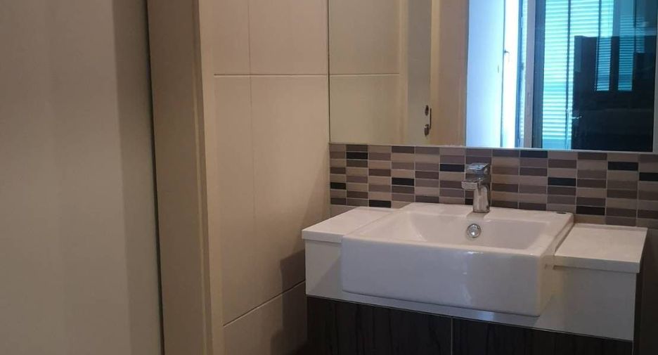 For sale 2 bedrooms condo in Phaya Thai, Bangkok