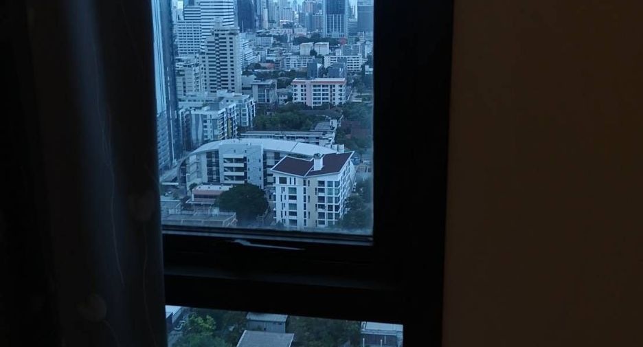 For sale 2 bedrooms condo in Phaya Thai, Bangkok