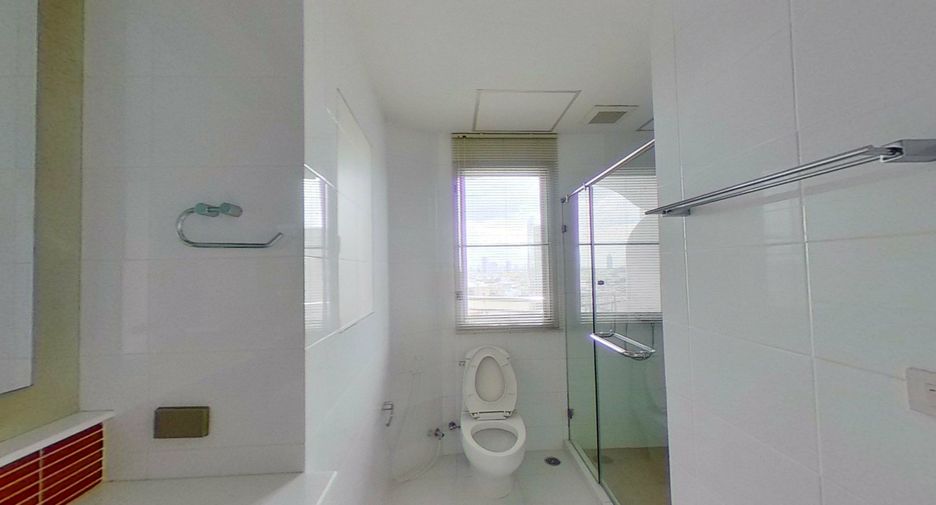 For rent 3 bedrooms condo in Sathon, Bangkok