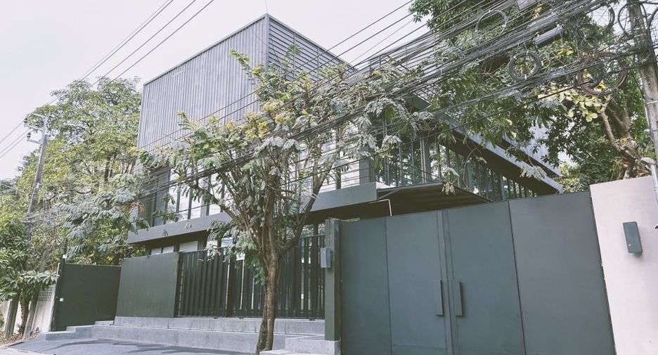 For rent retail Space in Chatuchak, Bangkok