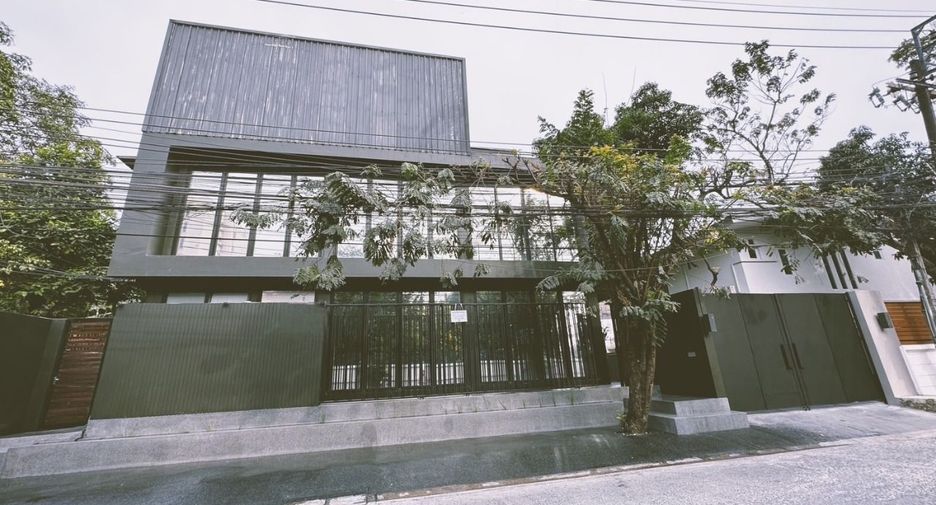 For rent retail Space in Chatuchak, Bangkok