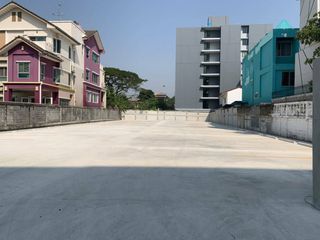 For sale land in Phra Khanong, Bangkok