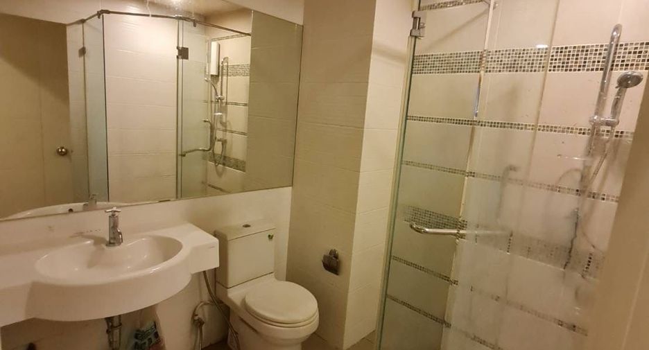 For rent 1 bed condo in Sathon, Bangkok