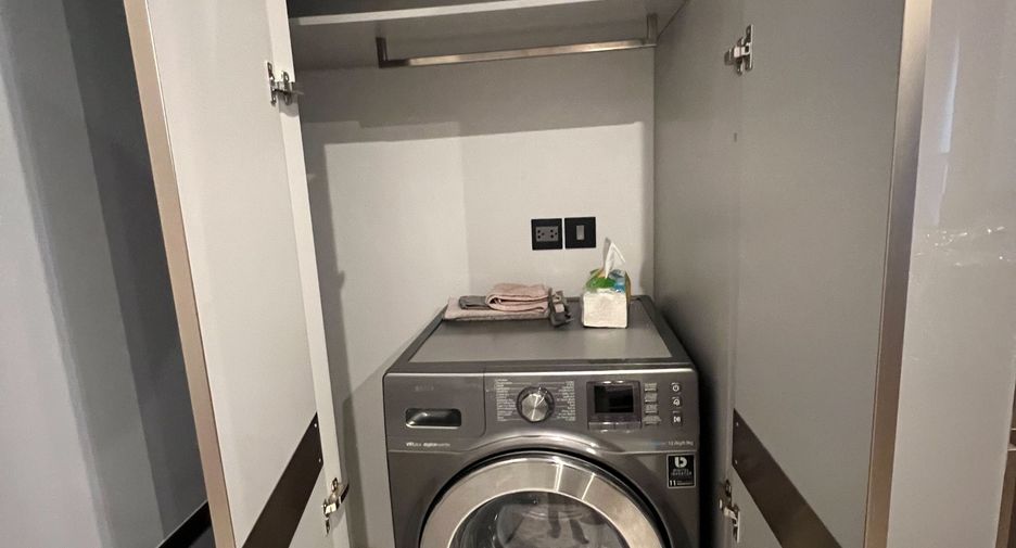 For rent 2 ベッドルーム condo in Watthana, Bangkok