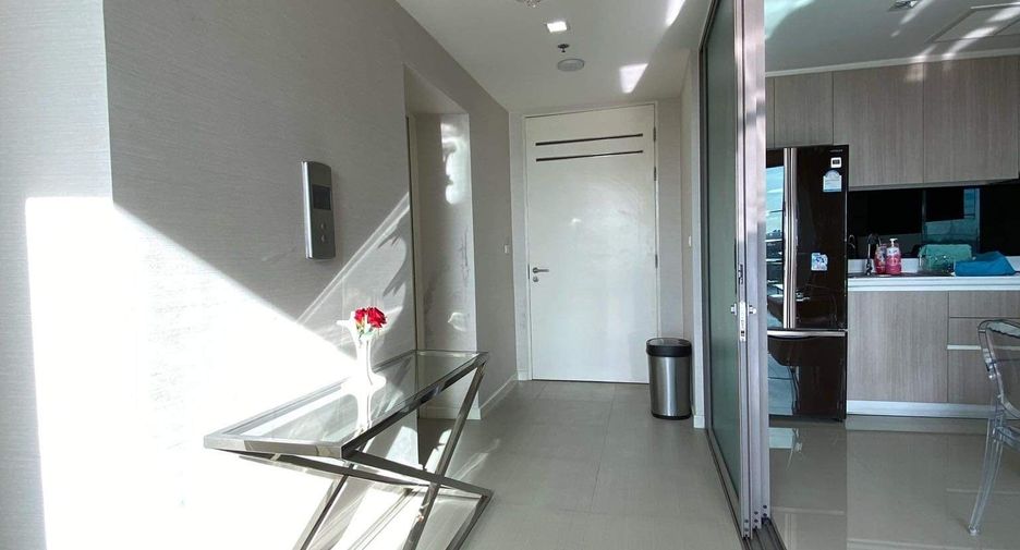 For rent 2 bedrooms condo in Yan Nawa, Bangkok