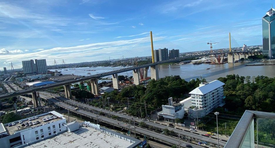 For rent 2 bedrooms condo in Yan Nawa, Bangkok