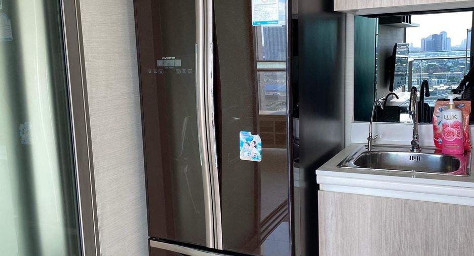 For rent 2 bedrooms condo in Yan Nawa, Bangkok