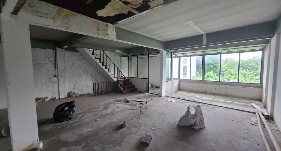 For sale 5 bedrooms retail Space in Suan Luang, Bangkok