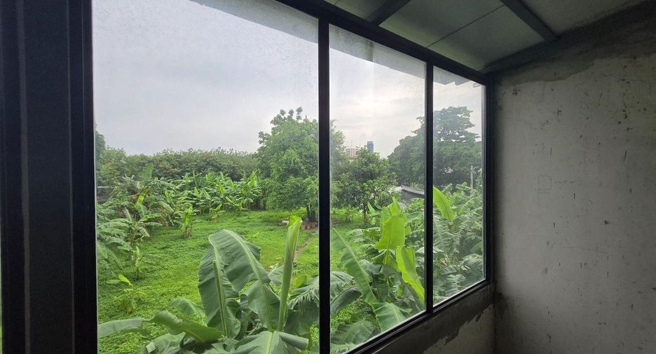 For sale 5 bedrooms retail Space in Suan Luang, Bangkok