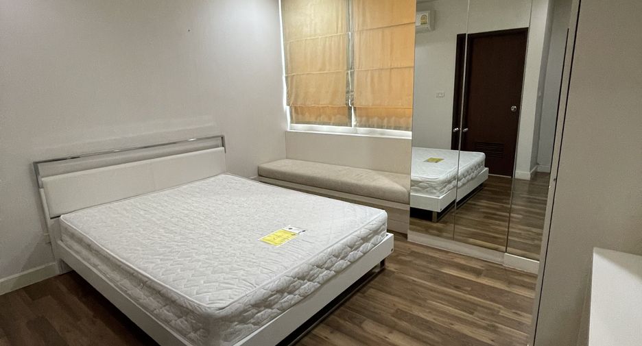 Wohnung zur Miete mit 2 Zimmer in Pathum Wan, Bangkok