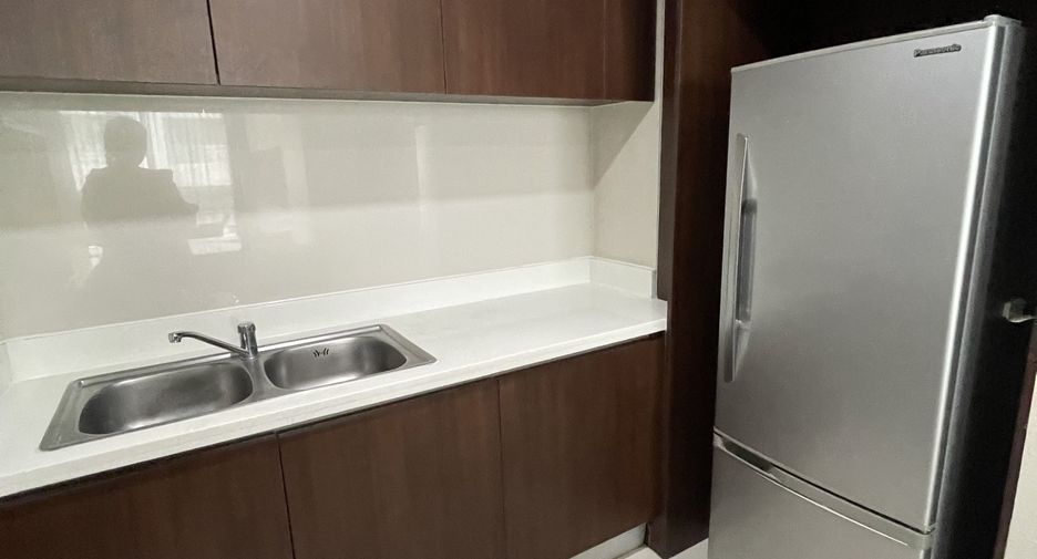 Wohnung zur Miete mit 2 Zimmer in Pathum Wan, Bangkok