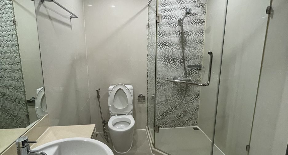 Wohnung zur Miete mit 2 Zimmer in Pathum Wan, Bangkok