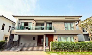 Casa en alquiler de 5 habitaciones en Bang Phli, Samut Prakan