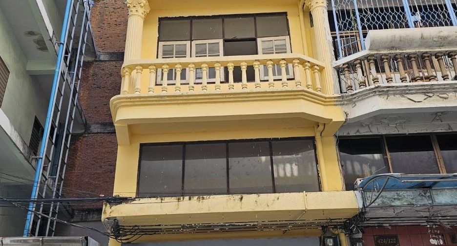 Local comercial en venta y en alquiler de 4 habitaciones en Bang Kho Laem, Bangkok