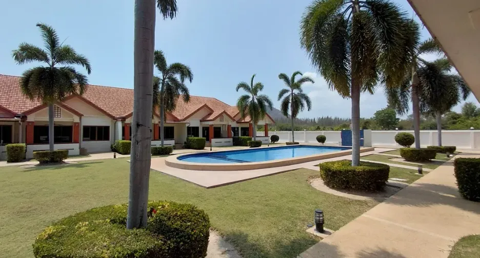 For sale 3 bedrooms townhouse in Hua Hin, Prachuap Khiri Khan