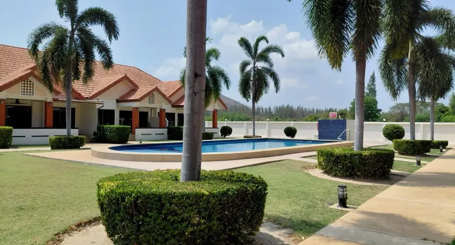 For sale 3 bedrooms townhouse in Hua Hin, Prachuap Khiri Khan