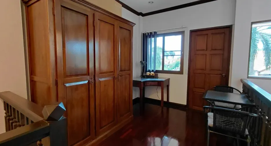 For sale 3 bedrooms townhouse in Hua Hin, Prachuap Khiri Khan