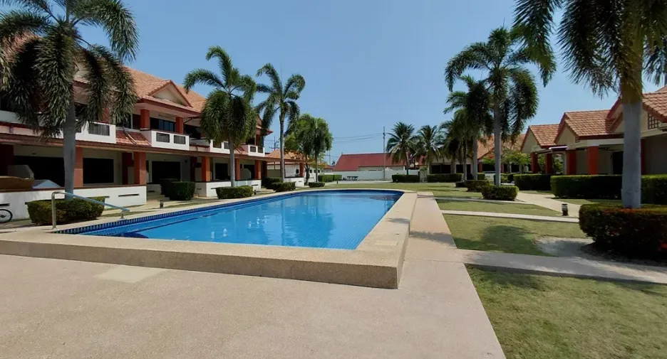 For sale 3 bedrooms townhouse in Hua Hin, Prachuap Khiri Khan