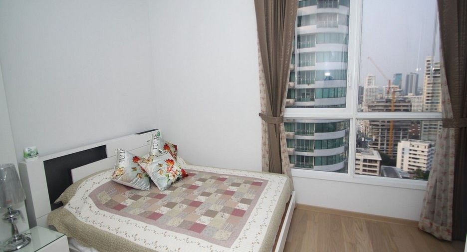 For rent 2 bedrooms condo in Watthana, Bangkok