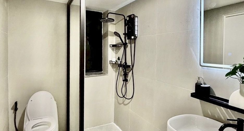 For sale 2 bedrooms condo in Phra Khanong, Bangkok